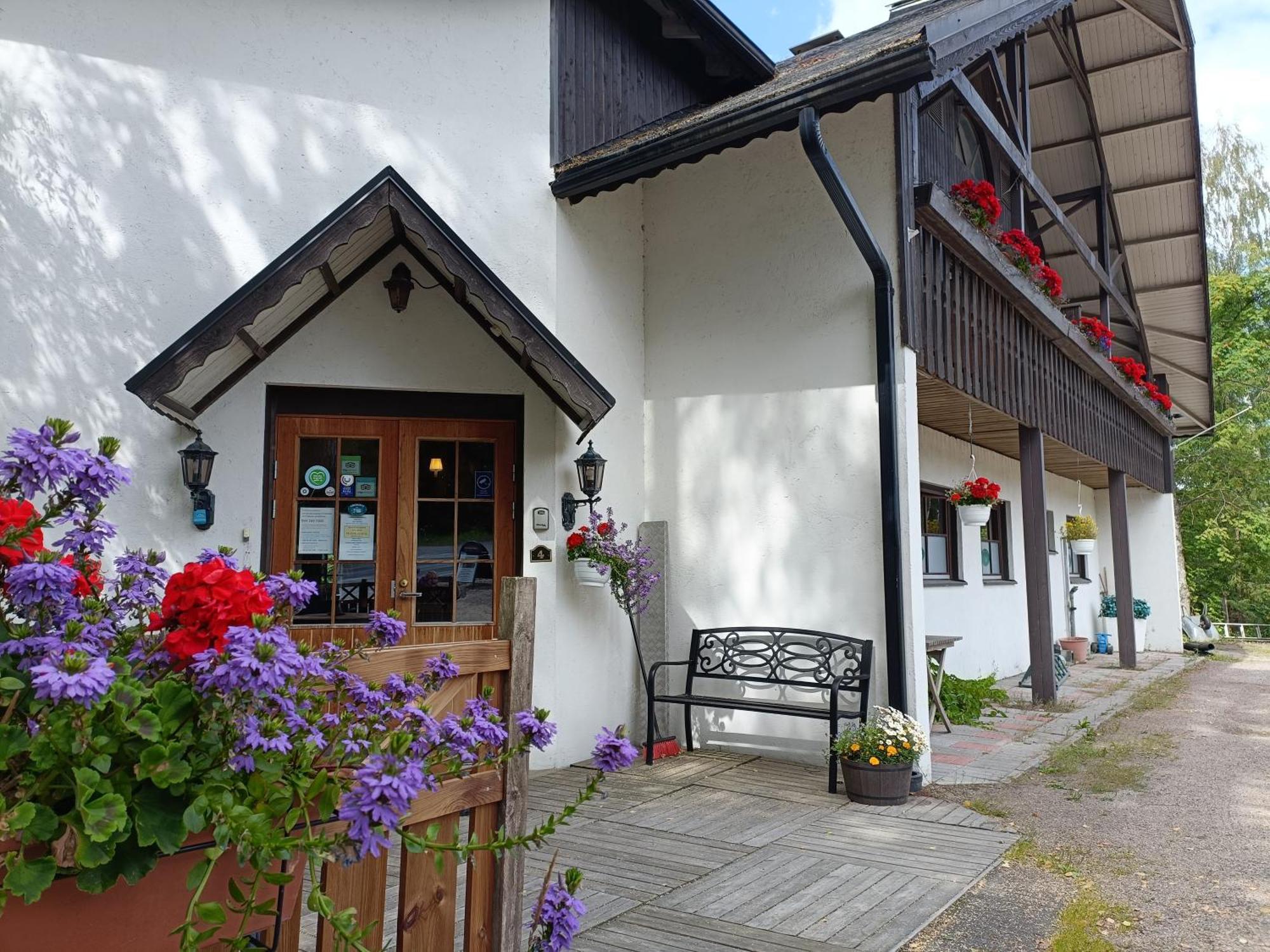 هينولا Cronin'S Guesthouse Bed & Breakfast المظهر الخارجي الصورة