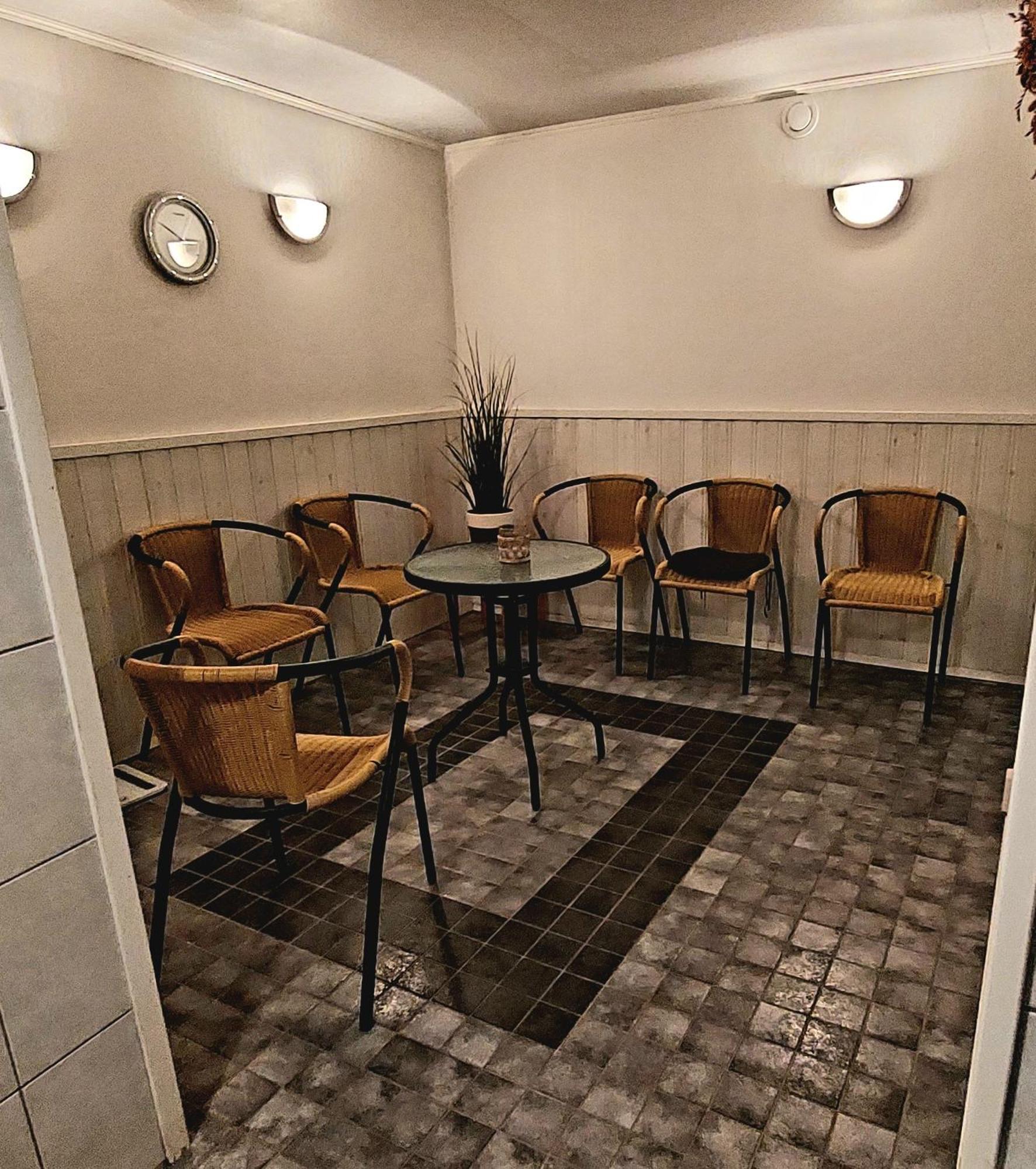 هينولا Cronin'S Guesthouse Bed & Breakfast المظهر الخارجي الصورة