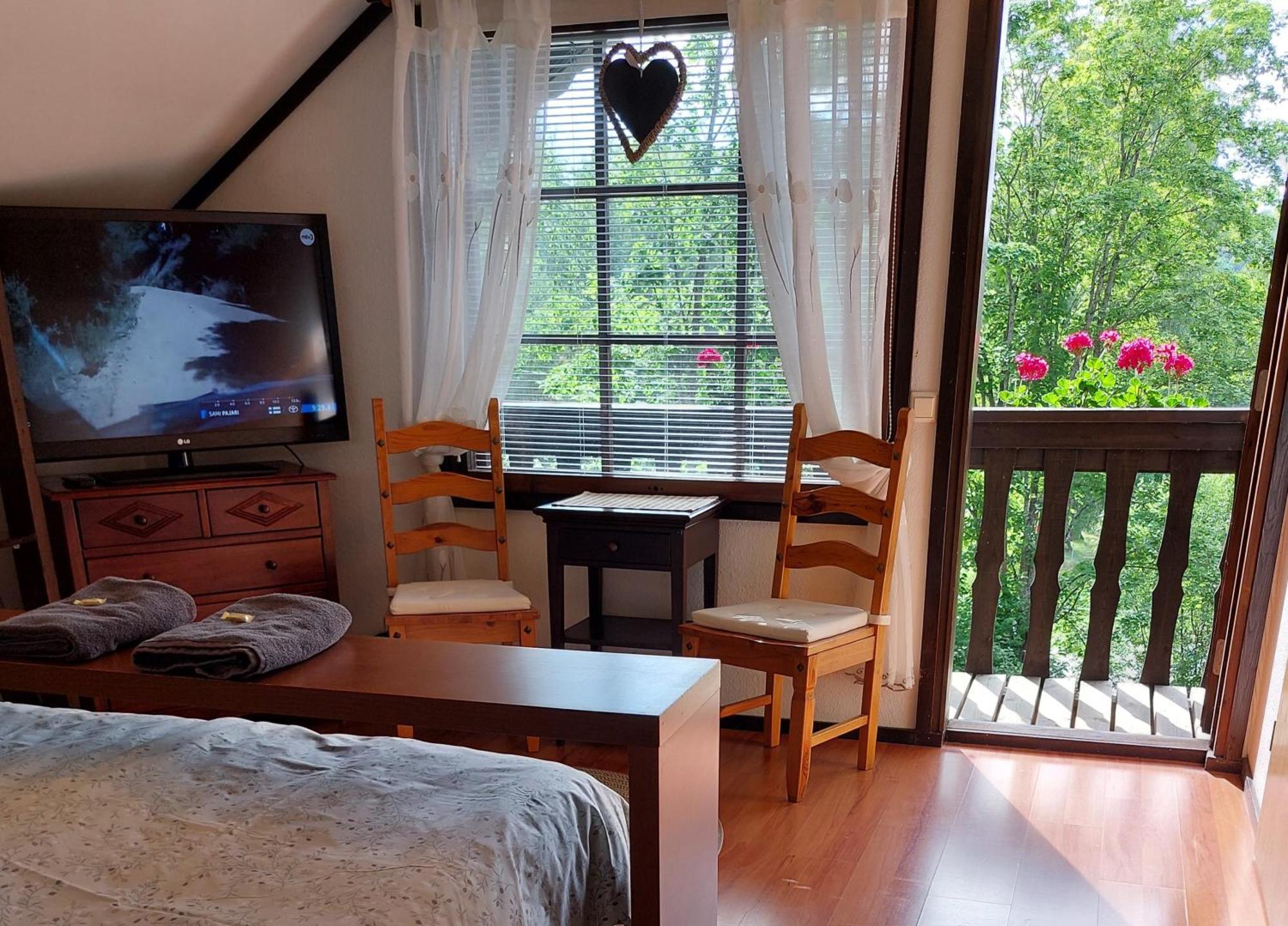 هينولا Cronin'S Guesthouse Bed & Breakfast المظهر الخارجي الصورة
