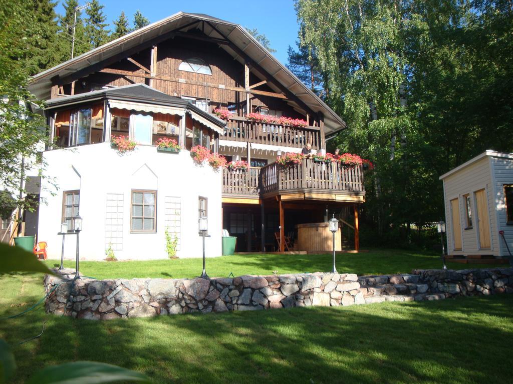 هينولا Cronin'S Guesthouse Bed & Breakfast المظهر الخارجي الصورة